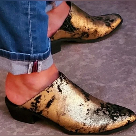 Very Volatile Moonstruck Gold/ Black
Leather Mules - Picture 1 of 5